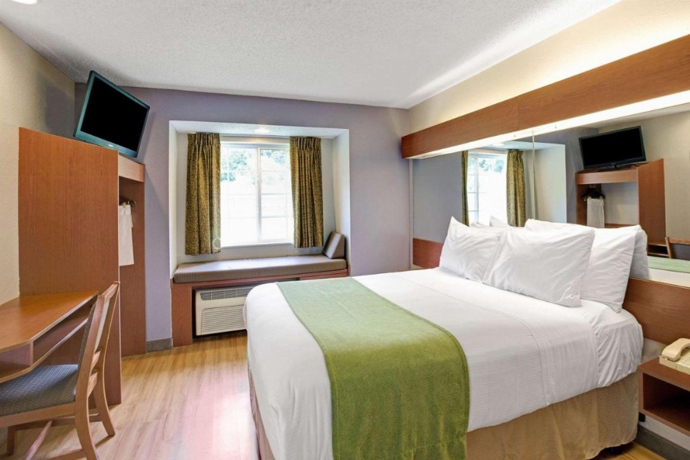 Microtel Inn & Suites By Wyndham Cherokee Image 10