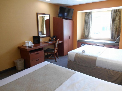 Microtel Inn & Suites By Wyndham Cherokee image 12