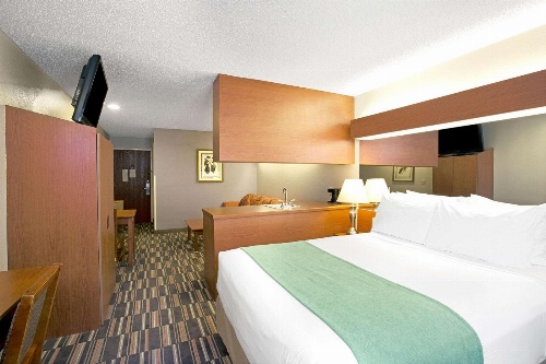 Microtel Inn & Suites By Wyndham Cherokee image 3