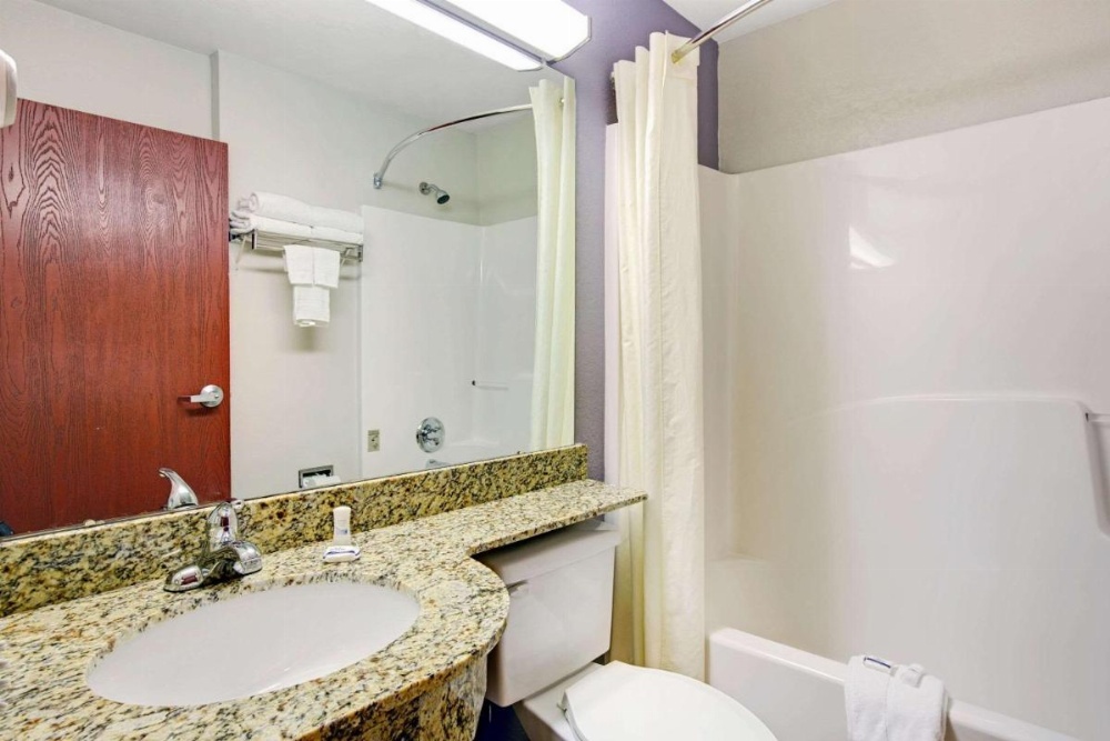 Microtel Inn & Suites By Wyndham Cherokee Image 7